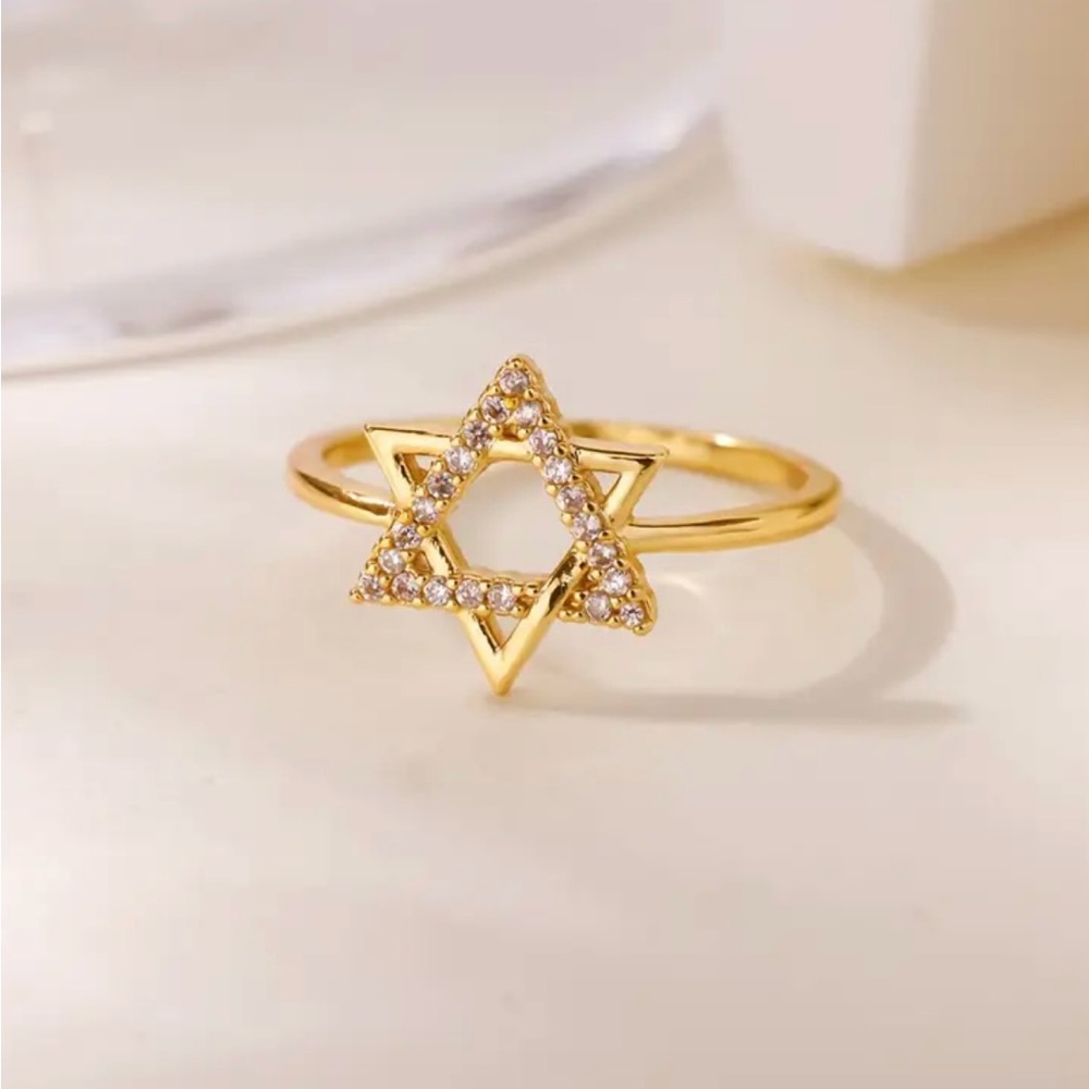 Dazzling 18k Gold Plated Star of David Ring with Synthetic Cubic Zirconi Details